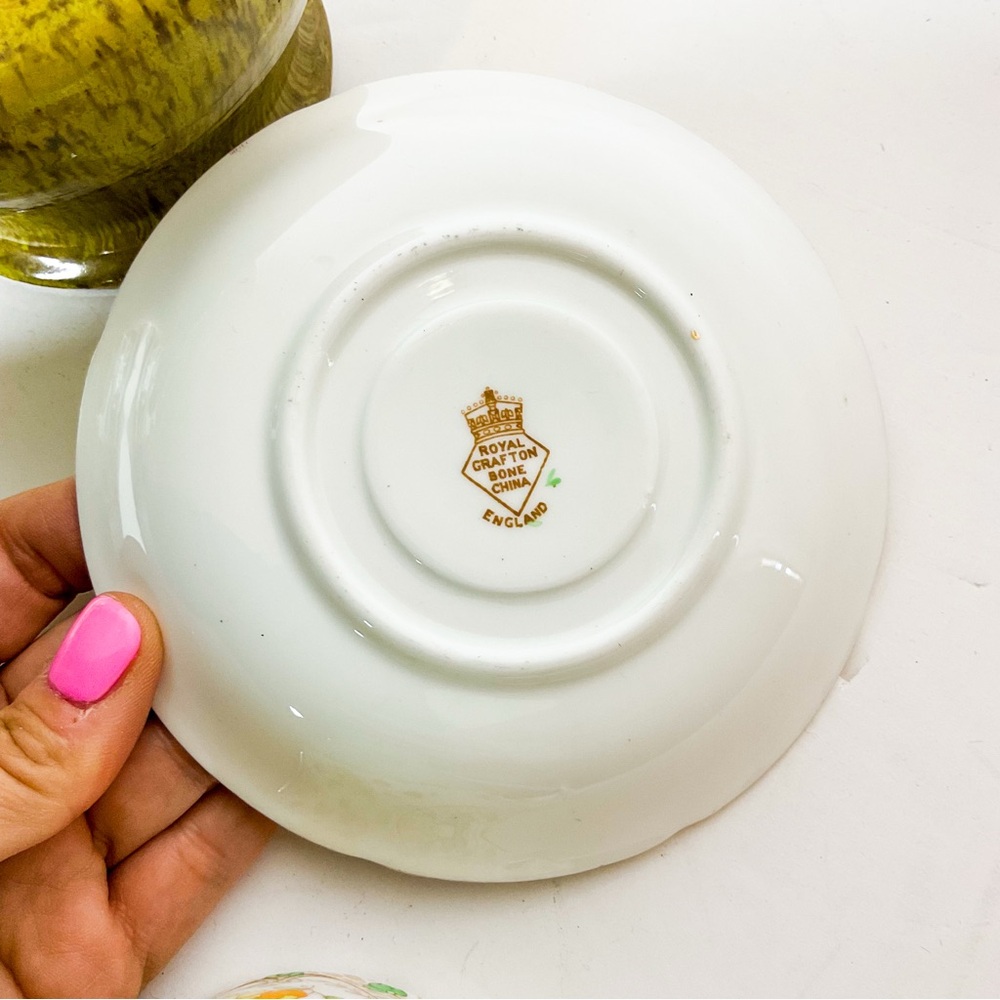 VINTAGE Royal Grafton Bone China Teacup & Saucer – Green Gold Floral England - Picture 7 of 7